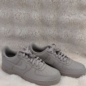 Men's Gray Nike Air Force 1 '07 Sneakers